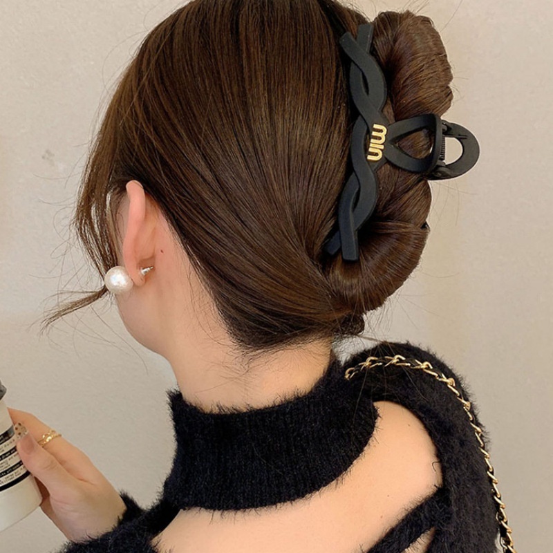 Kẹp Tóc Hình Cá Mập Màu Đen Nhám Thời Trang Mùa Hè