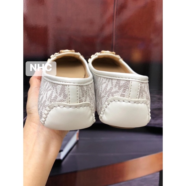 Giày Búp Bê Michael Kors Vanila Hai Đinh