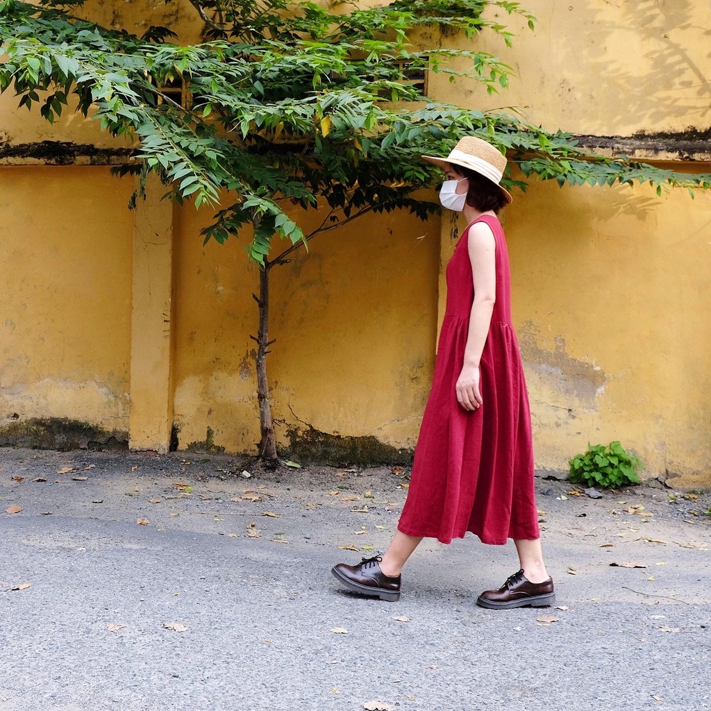 Đầm Nobi linen thêu sát nách kết nút gỗ xinh xắn - by Savanna