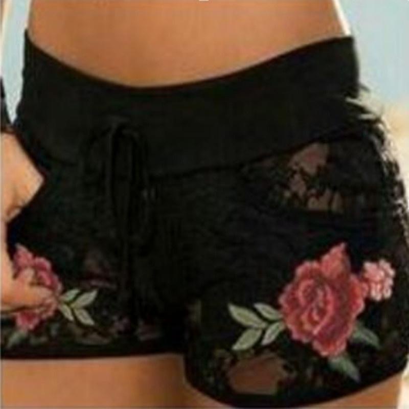 Quần Short Ren Hoa Thiết Kế Quyến Rũ (Màu Đen)