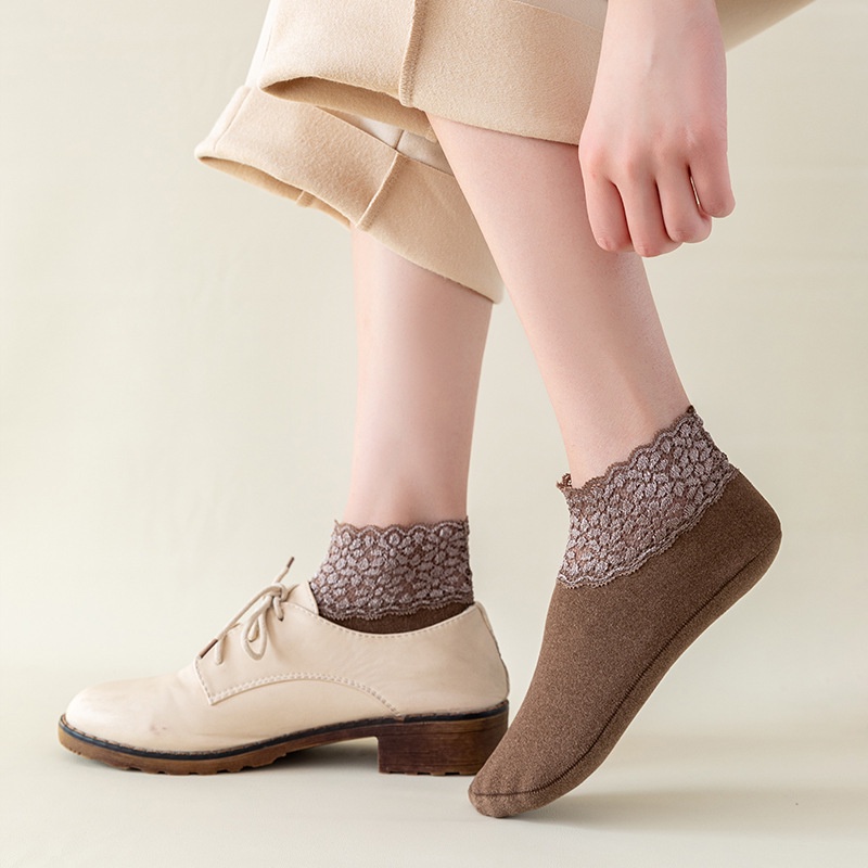 Đôi Vớ Giữ Ấm Chống Trượt Bằng Silicon Mềm Phối Ren Thời Trang Cho Nữ