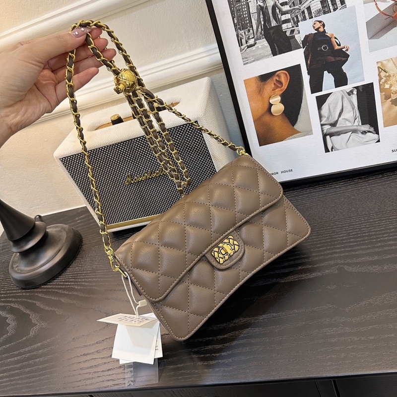 Túi đeo chéo nữ trần trám dây xích Hana Kimi