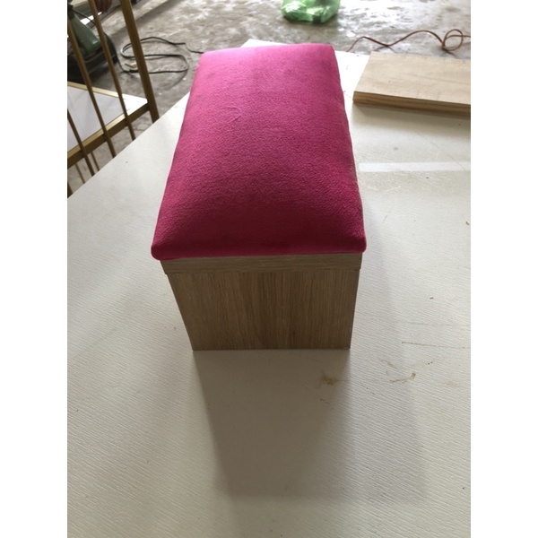 Kệ gác tay làm nail giá rẻ nhiều màu sắc