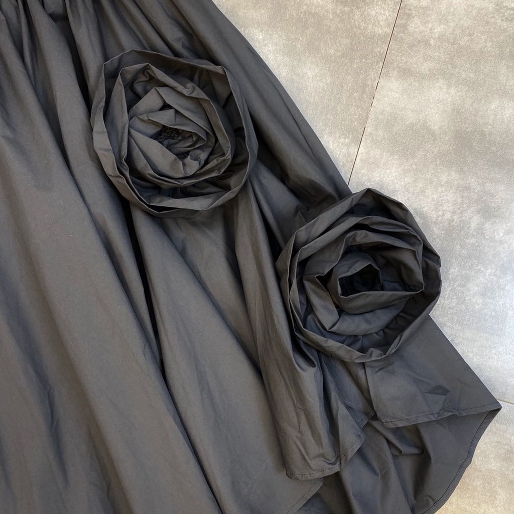 Chân váy gắn nơ