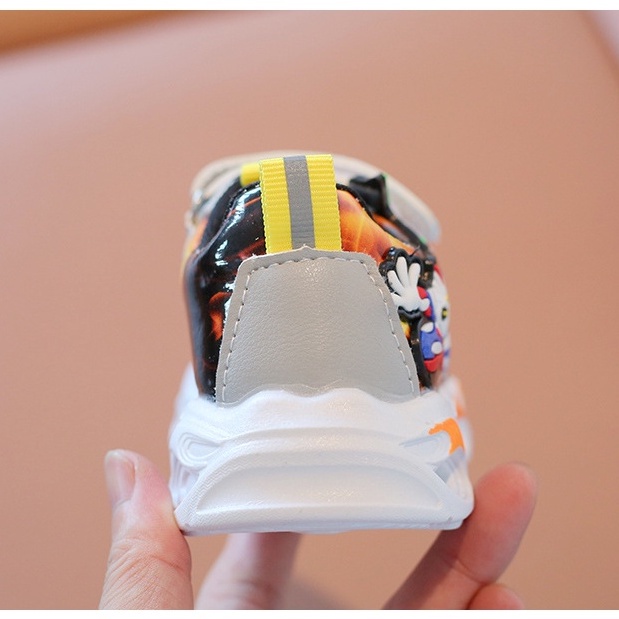 Giày thể thao cho bé trai siêu nhân đèn led phát sáng siêu nhẹ thời trang từ 2-6 tuổi