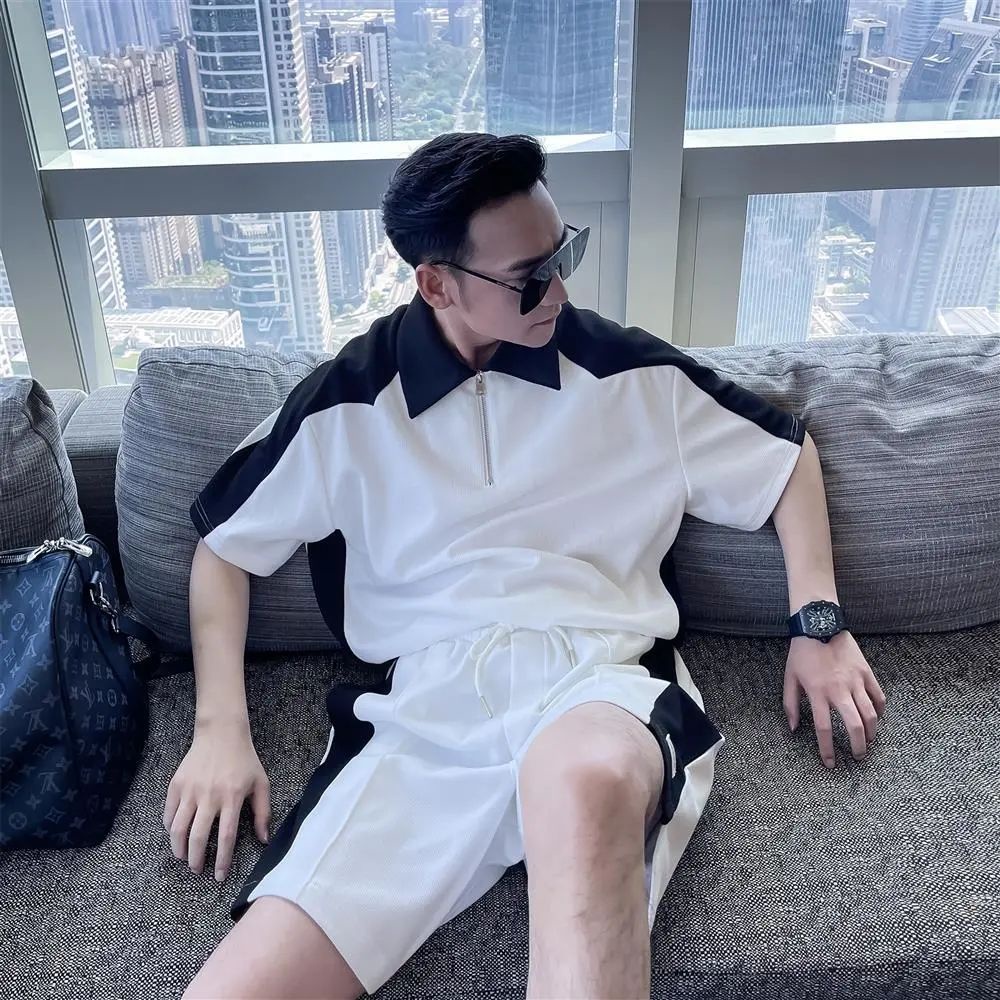 【luckin men's】bộ đồ，thời trang nam，áo thun form rộng，áo sơ mi nam，áo polo nam，đồ bộ nam，quần short nam，quần đùi nam，đồng phục nhật bản，Set Áo Thun Polo Ngắn Tay Màu Sắc Tương Phản Và Quần short Thể Thao Thời Trang Cao Cấp Phong Cách Hàn Q