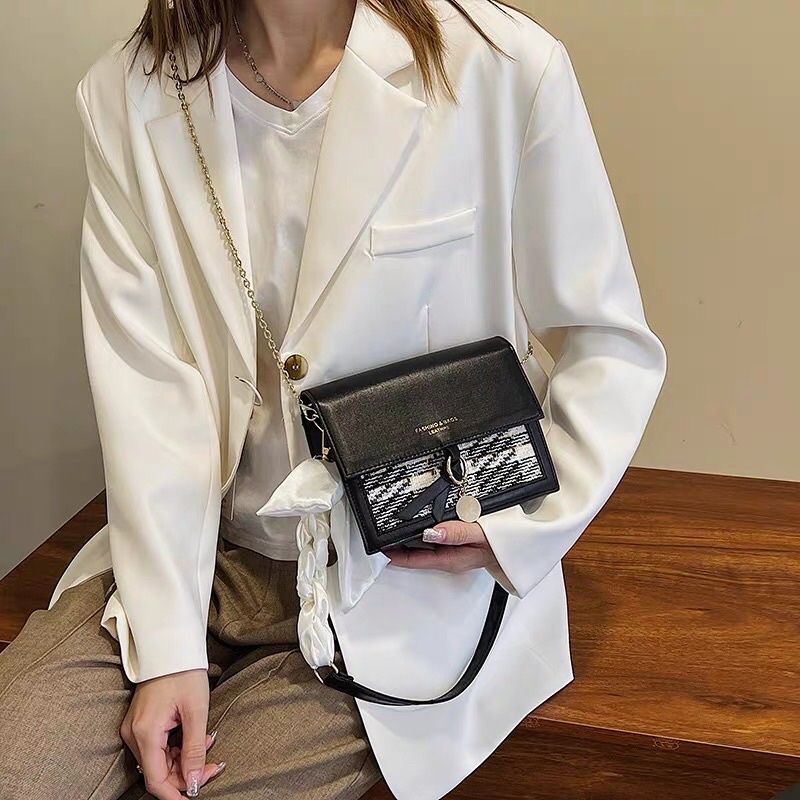 Túi xách nữ đeo chéo phối dạ móc tròn Fashion Bag