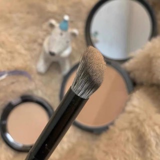 Foundation concealer finger belly detail brush / multi-function smudge brush application