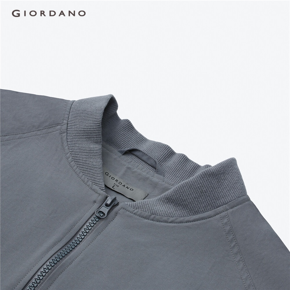 Áo khoác bomber GIORDANO 18072006 dáng rộng túi lớn kiểu tay raglan cho nam