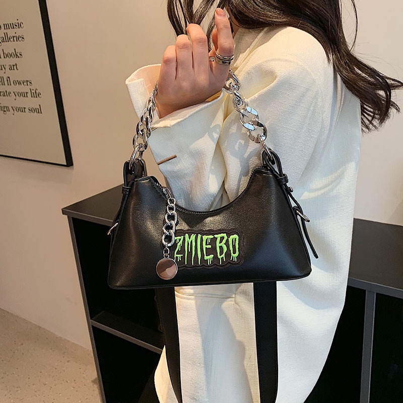 Túi Đeo Vai Màu Đen Phối Dây Xích Thời Trang 2023 Cho Bạn Gái