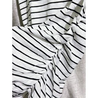 Sale-Áo Thun Cổ Tim Basic Nữ Xuất Dư