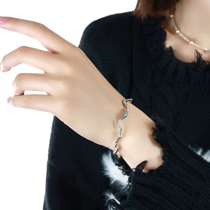 Vòng Tay Hợp Kim Cao Cấp Hình Rắn Thời Trang Cho Nữ