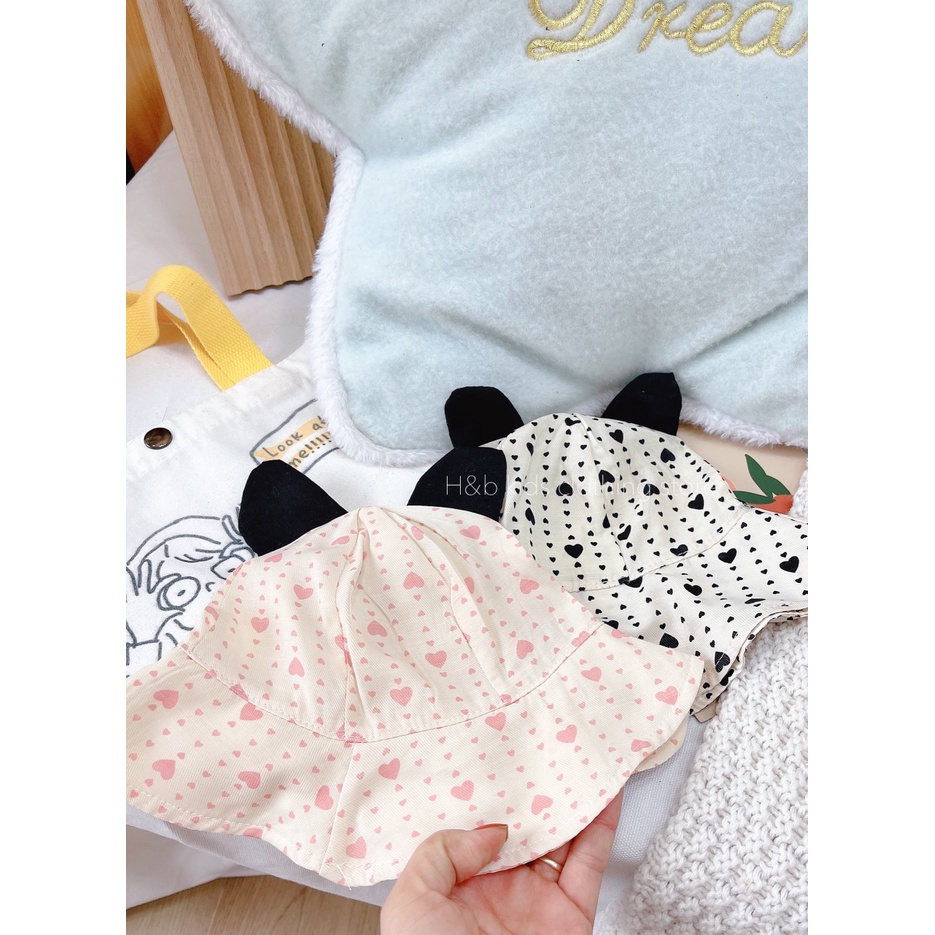 Set body trái tim hai dây kèm mũ chất cực đẹp cho bé sơ sinh