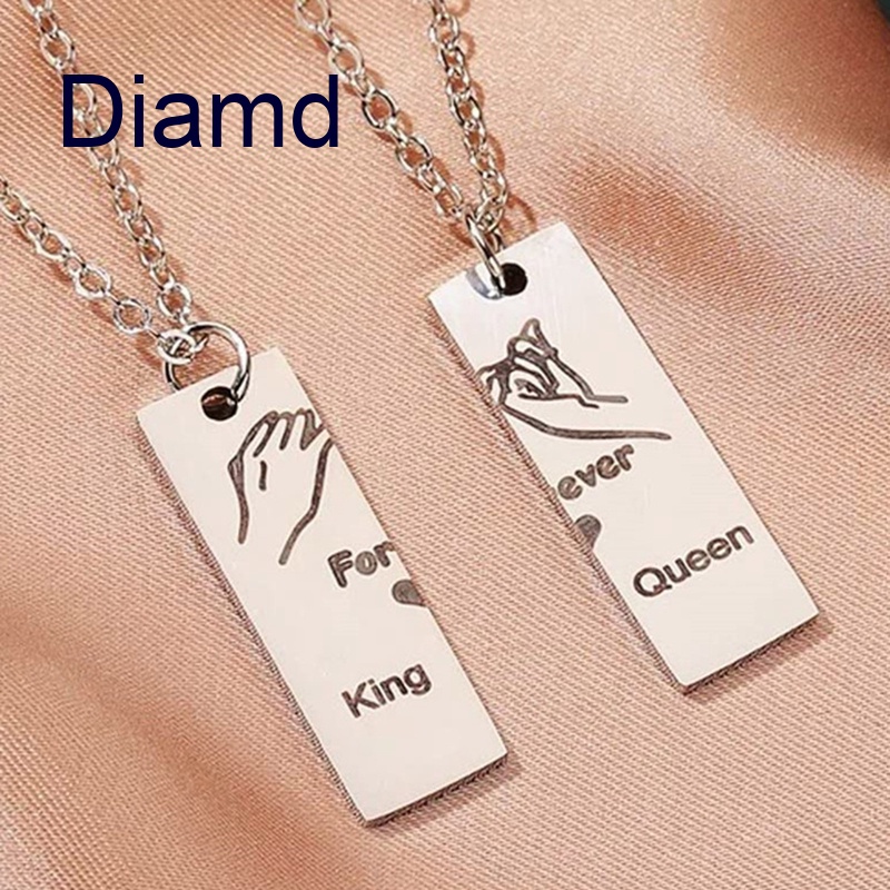 Vòng cổ Mặt Kim Loại Khắc Chữ King / Queen Cho Cặp Đôi