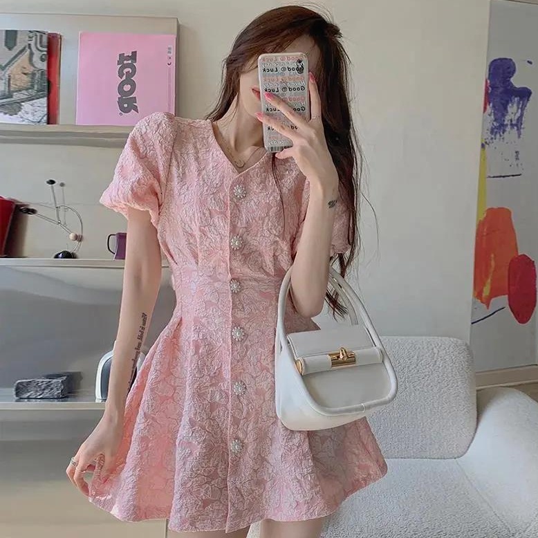 Đầm Ngắn Tay Phồng Cổ V Hở Lưng Thêu Họa Tiết Dễ Thương Cho Nữ