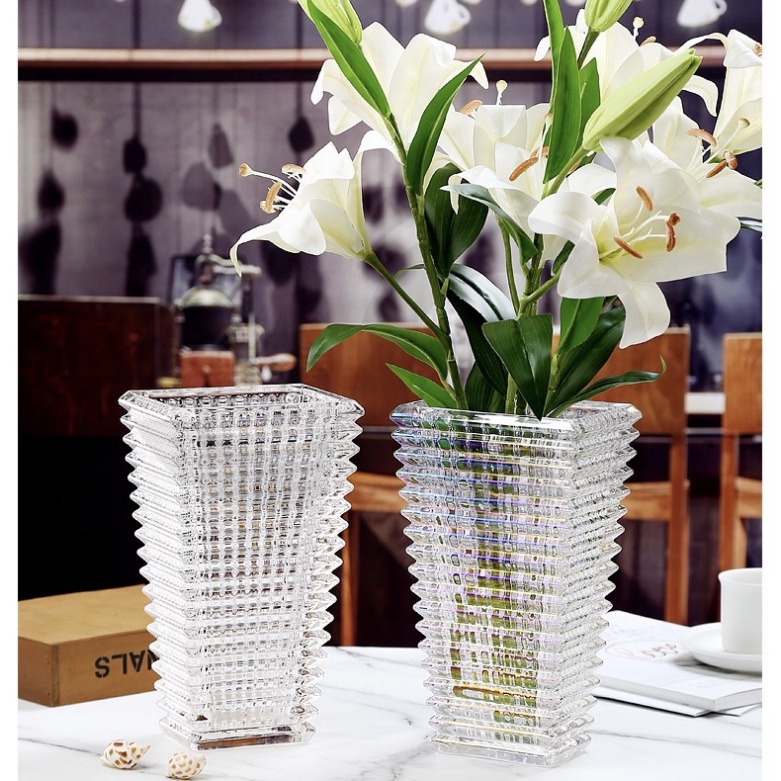 Lọ hoa thuỷ tinh pha lê hình tháp sang trọng , bình hoa decor cao cấp Qhouse , lọ hoa chưng tết đẳng cấp - Hàng