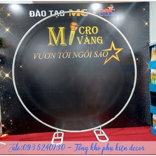 Khung sắt tròn nẹp gỗ dùng căng bạt của dân decor