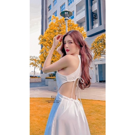 Đầm maxi đi biển khoét eo đính khoen hình sàn thật