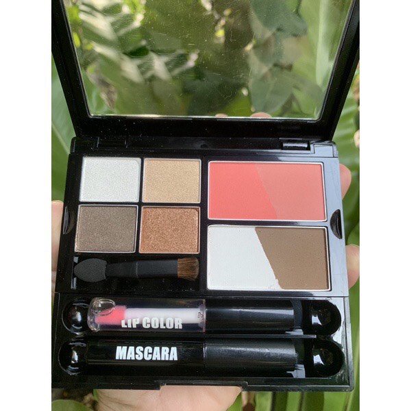 Bộ trang điểm siêu tiện dụng _ JoJo Make Up Kit