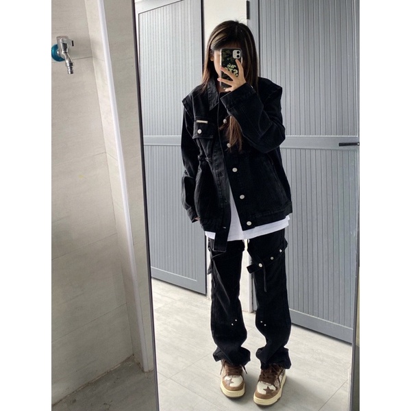 Áo khoác Denim màu đen kiểu dáng basic New Arival 2023