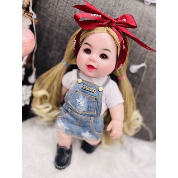 Mẫu Búp bê 12 inch trang điểm gắn tóc tặng kèm quần áo