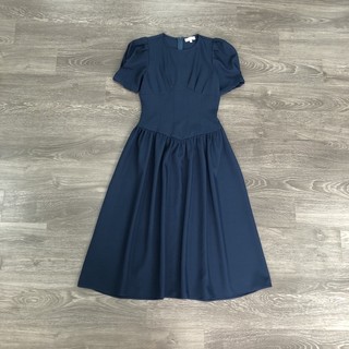 Đầm Warehouse nhấn corset ở eo