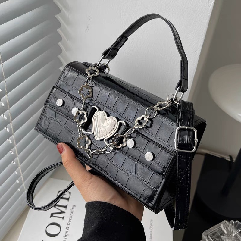 Túi xách da đẹp có dây đeo quai xích, ngọc trai màu bạc cá tính độc đáo LB08