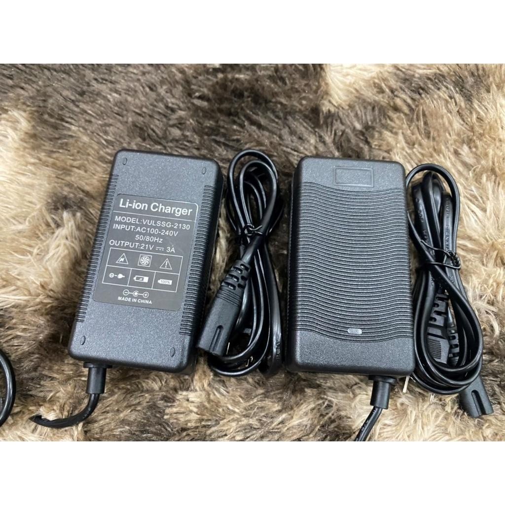 Sạc 5S 21V - 3A chuyên pin Li-ion ,có quạt làm mát và đèn báo đầy. BN.