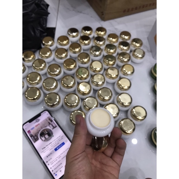 Kem chua trắng tái tạo da