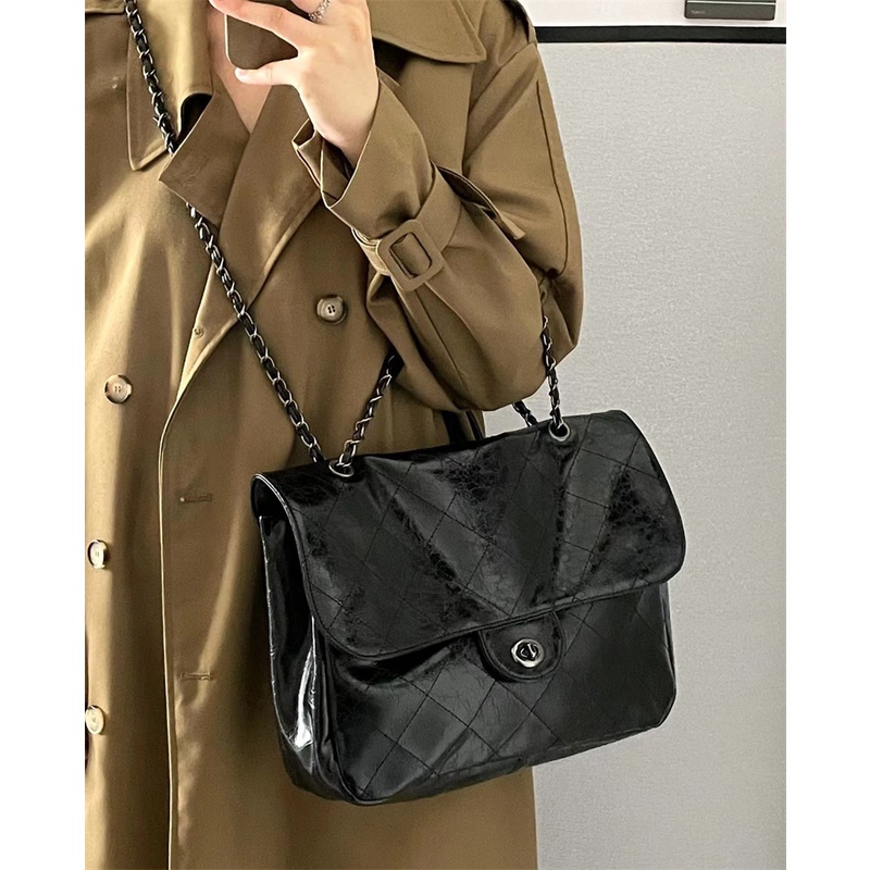 Túi Xách Cỡ Lớn Màu Đen Đính Đá Phối Dây Xích Thời Trang Phong Cách Retro