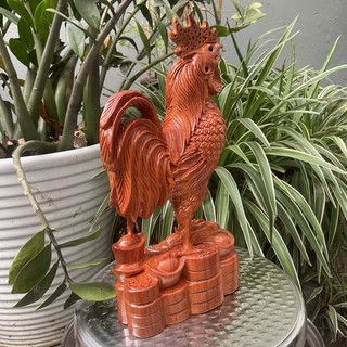Tượng con gà gỗ hương