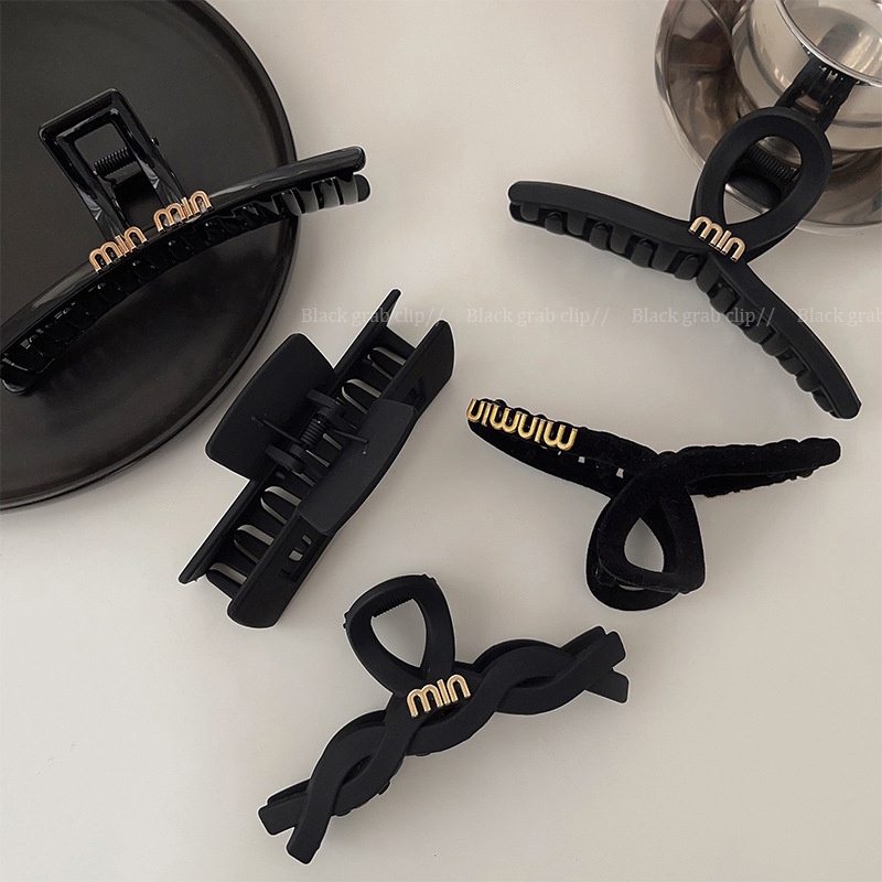 Kẹp Tóc Hình Cá Mập Màu Đen Nhám Thời Trang Mùa Hè