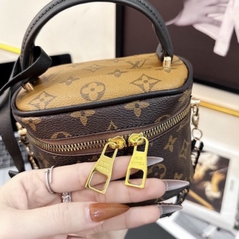 Túi hộp vuông đeo chéo, túi cốp lv mini size 16cm có quai xách tay thời trang hot girl Trung Quốc phối dây xích da