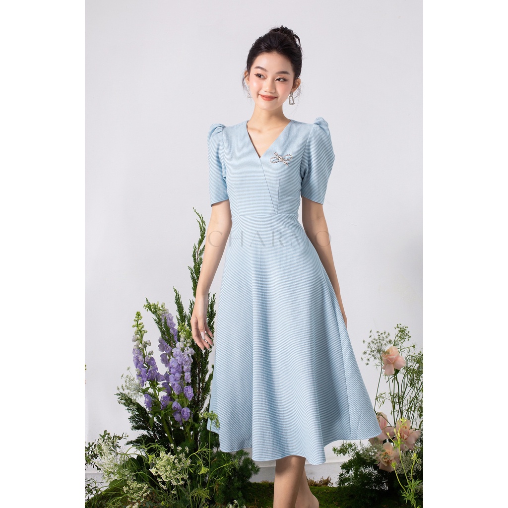 Đầm thiết kế CHARMO cổ V form dáng xòe basic vải cotton bố tôn dáng Vneck Split Dress