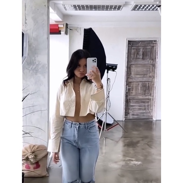 Pass áo sơ mi croptop daphale