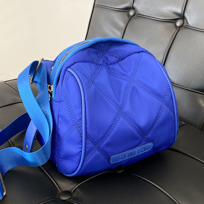 Túi Đeo Chéo Vai Thời Trang Phong Cách Mới 2022 Họa Tiết Thêu Kim Cương Dễ Phối Đồ Cho Nữ