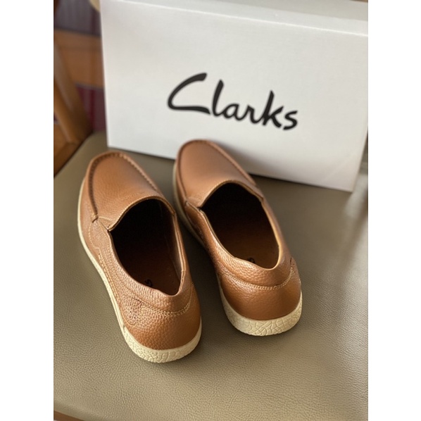 Giày mọi Clarks