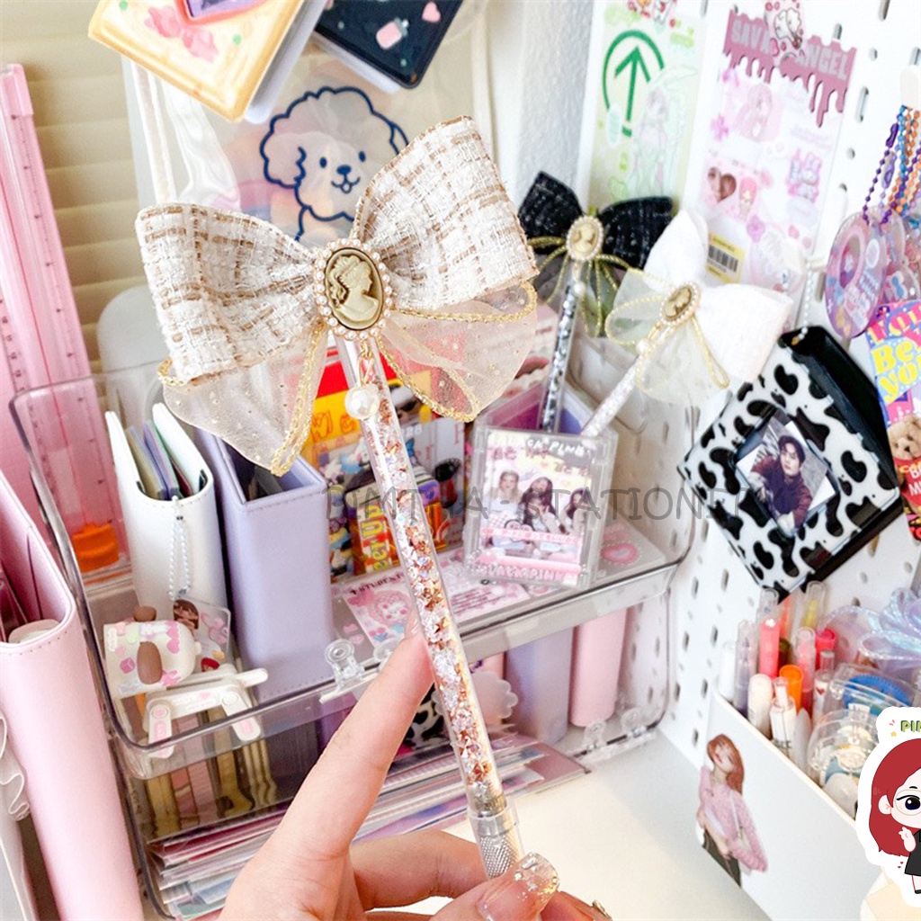 Bút rọc giấy nơ ren sọc charm vintage ngọc trai