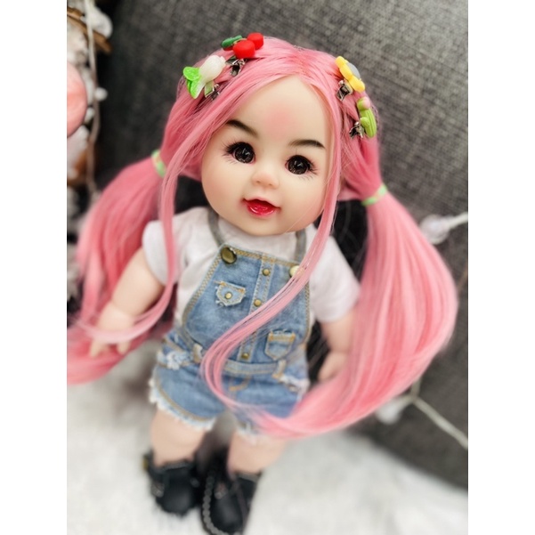 Mẫu Búp bê 12 inch trang điểm gắn tóc tặng kèm quần áo