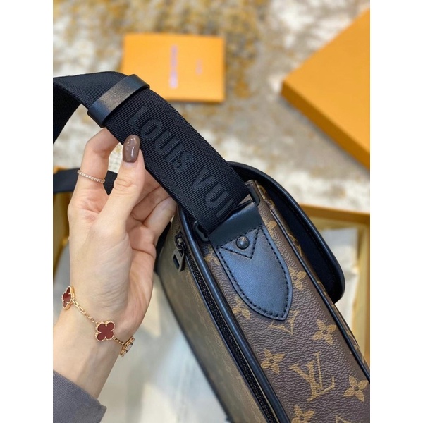 Túi đeo chéo LV cao cấp Full box nam châm có sẵn
