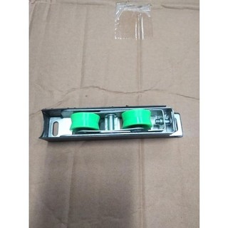 Bánh xe cửa đi lùa hệ 55 nhôm kính xingfa