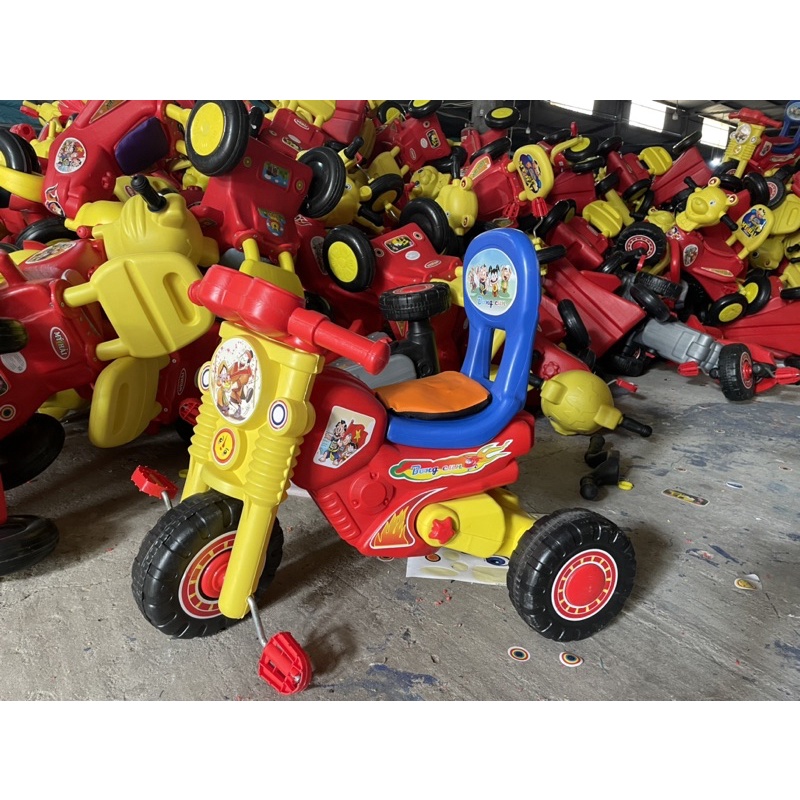 BÁNH TRƯỚC XE THỔI BA BÁNH