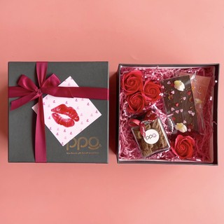 Set quà tặng sinh nhật, valentine cho bạn gái quà tặng socola và hoa - ROSE BOX
