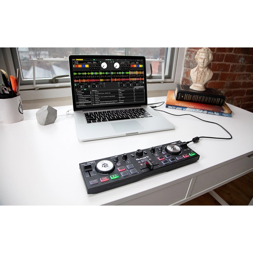 Numark DJ2GO2 Touch Mini DJ Controller