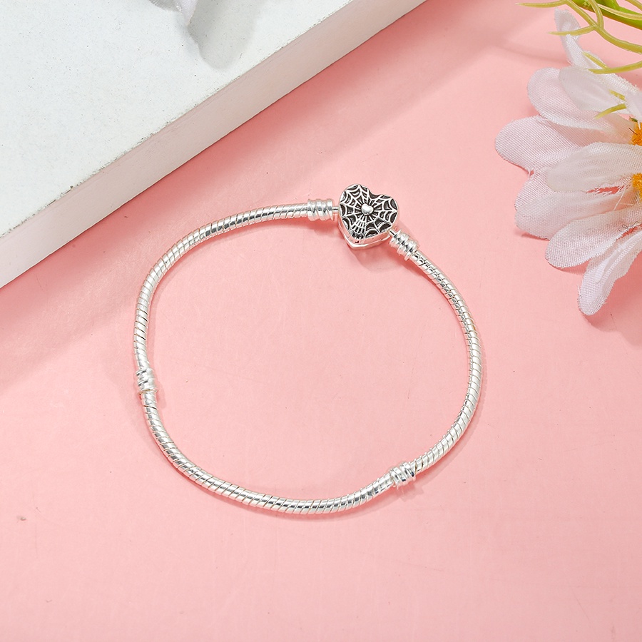 Vòng Tay Da Rắn Mặt Trái Tim Thời Trang