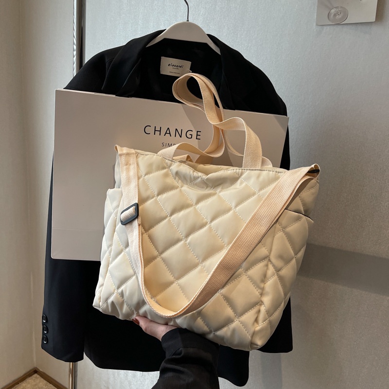 Túi Tote Đeo Vai Sức Chứa Lớn Thêu Họa Tiết Kim Cương Màu Trơn Thời Trang Mùa Đông 2023 Cho Nữ