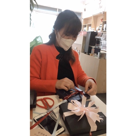 Túi giấy, hộp và nơ đựng sô cô la Valentine