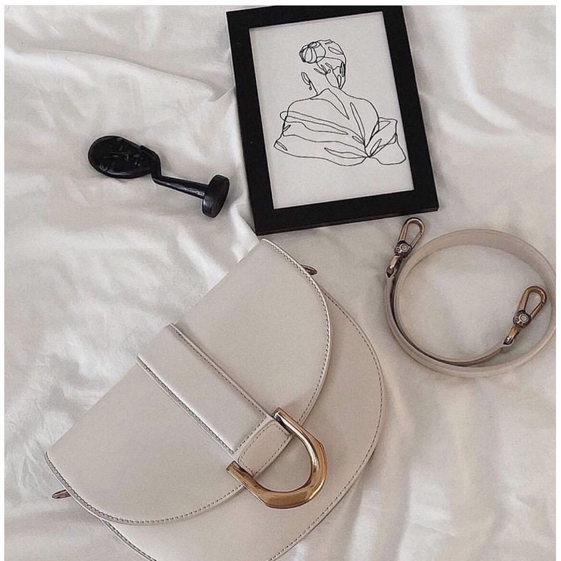 Túi xách nữ dáng bầu Charles and Keith đeo chéo đeo vai half-moon khoá móng ngựa 18cm CK2-80781412 MAR ORIGINALS STORE