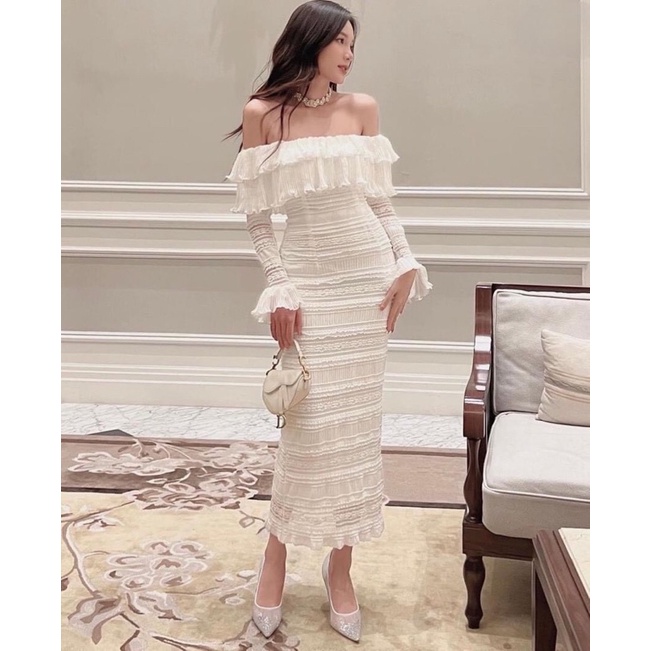 ĐẦM BODY MIDI TRẮNG REN XÔ HOA TRỄ VAI TẦNG TAY LOE