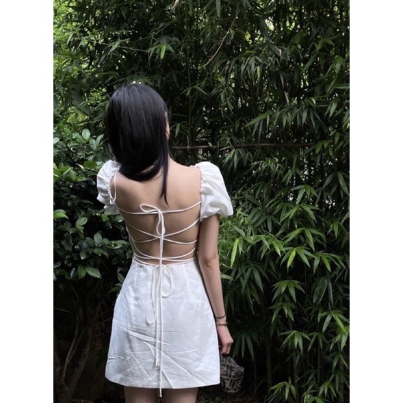 DORÉE - Đầm cổ vuông tay phồng hở lưng đan dây